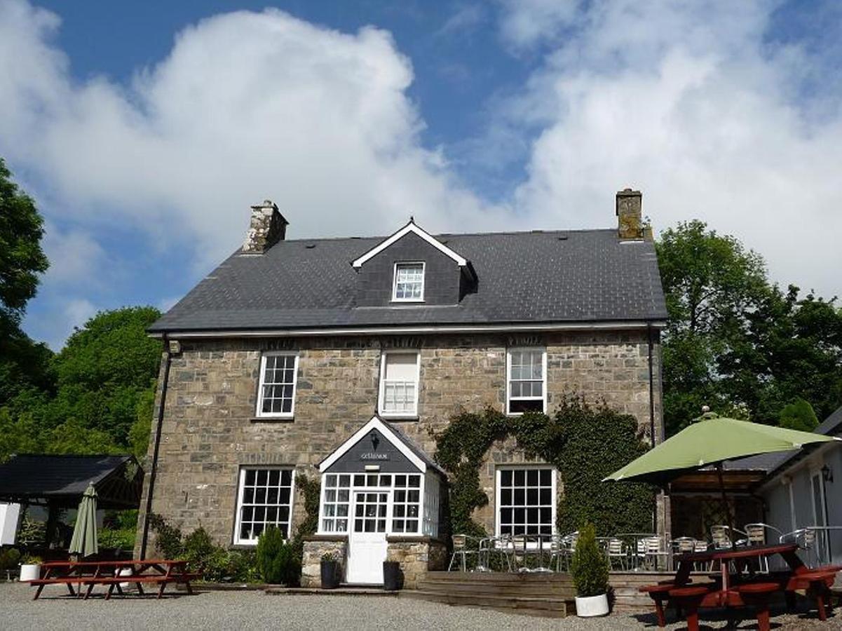 Gellifawr Woodland Retreat Hotel Pontfaen Buitenkant foto