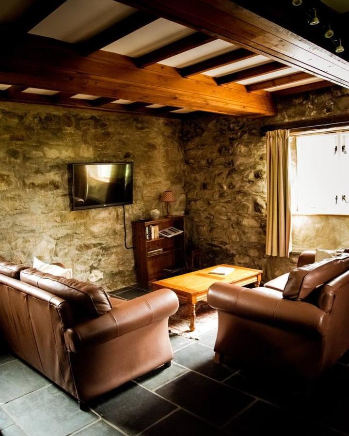Gellifawr Woodland Retreat Hotel Pontfaen Buitenkant foto